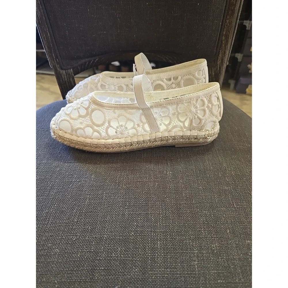 Women's Celia Floral Lace Mary Jane Espadrille Flat with Memory Foam Insole Sz 6